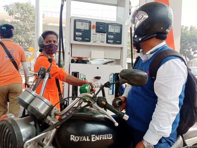 Fuel prices unchanged in Kolkata