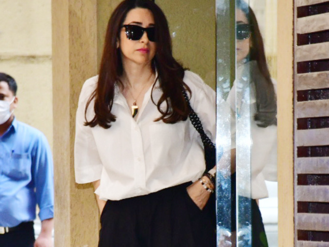 The insiders who came to see the niece caught everyone's attention, Kareena-Karisham's white clothes set the internet on fire. | Hits Times 96856813 | Hits Times