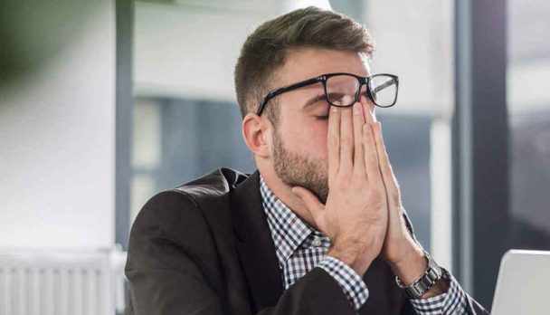Burnout vs Stress दोनों एक-दूसरे से अलग कैसे हैं? स्ट्रेस और बर्नआउट से छुटकारा पाने के उपाय जानें