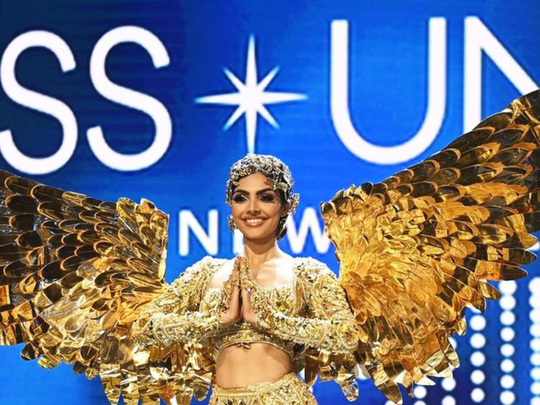 सोने की चिड़िया बनकर Miss Universe 2023 में पहुंची दिविता राय, डिजाइनर आउटफिट ने कराया भारत को गर्व 