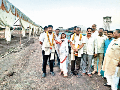 शिवपुराण कथा के लिए मुस्लिम परिवार ने जोत दी 60 एकड़ की खड़ी फसल, महाराष्ट्र में देखने को मिली मिसाल 