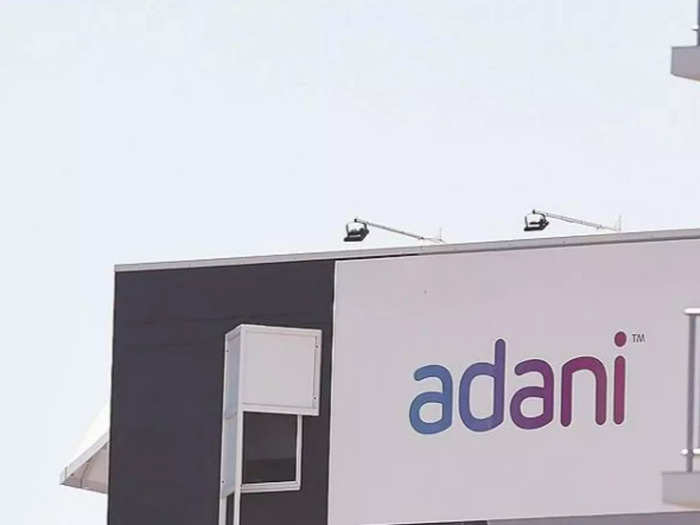 Adani Enterprises: ரூ.20,000 கோடி நிதி திரட்ட ஒப்புதல்... பங்கின் விலை சரிவு!