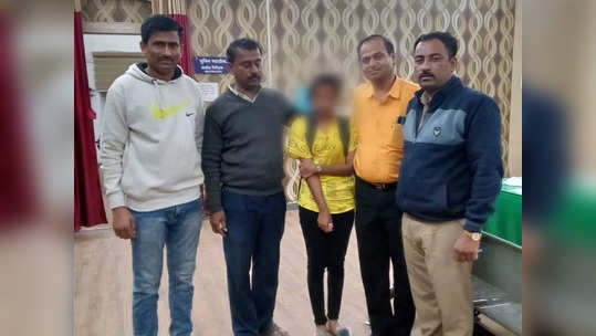 Baramati : मिट्ट काळोख, रात्रीचे १२ वाजलेले, दिसेल त्याला हात करायची, पण विजयाच्या एका कृतीनं सगळ्यांचं मन जिंकलं!