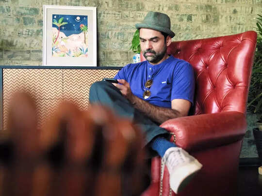 गोवा में जंगल के बीच लग्जरी लाइफ जीते हैं Abhay Deol, आलीशान है शीशे से बने उनके ईको-फ्रेंडली Home का नजारा