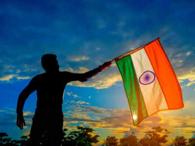Republic Day 2023 Wishes in Hindi: इस गणतंत्र दिवस अपने दोस्तों और करीबियों को भेजें देशभक्ति से भरे ये खास संदेश