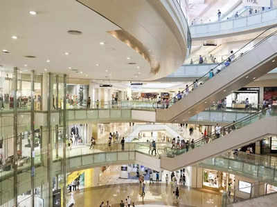 Noida Mall: नोएडा के मॉल में हेयर स्पा करा रही महिला से छेड़खानी, मना करने पर नहीं रुका कर्मचारी, केस दर्ज 
