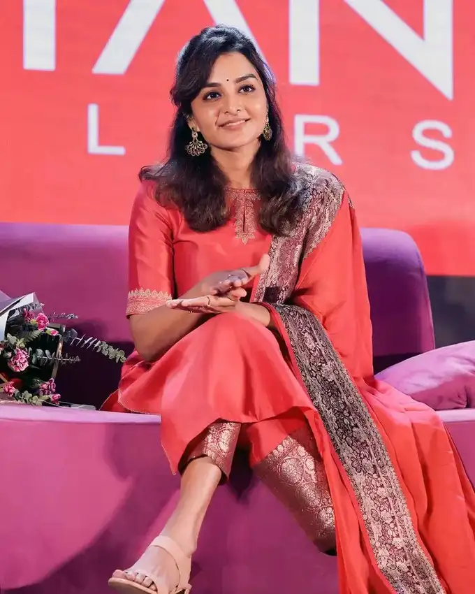 लग्नानंतर मंजूला दिलीपचं सत्य कळलं