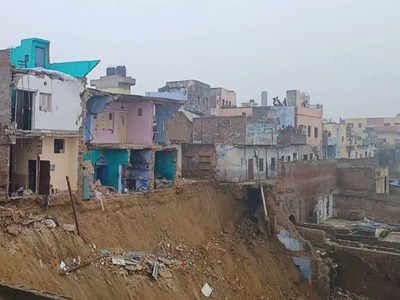आगरा का जोशीमठ बना टीला माईथान, 40 मकानों में आईं दरारें, सेना गिराएगी घर