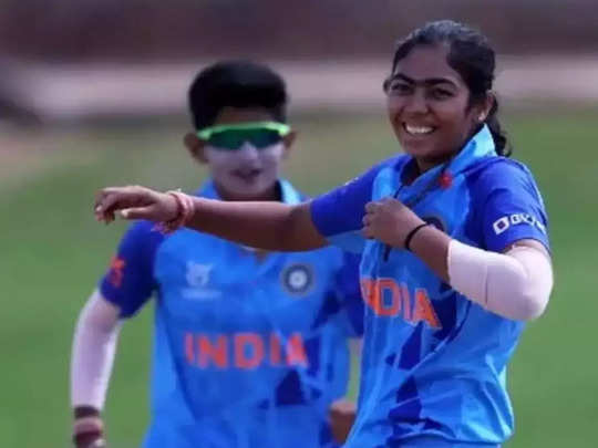 Women Twenty20 World Cup भारत ने जीता, Parshvi Chopra के घर बुलंदशहर में जश्न 