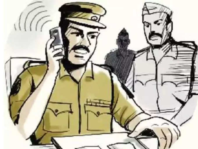 पुलिस कर रही है आरोपियों की तलाश