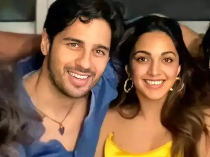 मैत्रीही झाली फिल्मी स्टाइलमध्ये