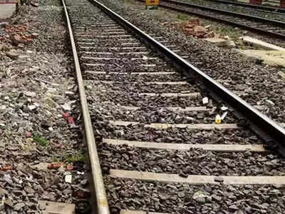 रेल इंजन, पुल और मोबाइल टावर के बाद बिहार में 2 किमी रेल पटरी ले गए चोर