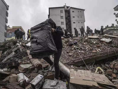 तुर्की और सीरिया में विनाशकारी भूकंप से अब तक 4000 मौतें, हजारों लोग बिल्डिंग्‍स में फंसे, हर तरफ लाशों का ढेर