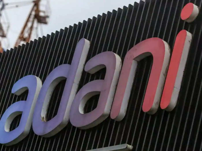 Adani: ஏற்றம் காணும் அதானி பங்குகள்..! 1.11 பில்லியன் டாலர் கடனை முன்கூட்டியே செலுத்திய அதானி குழுமம்..!