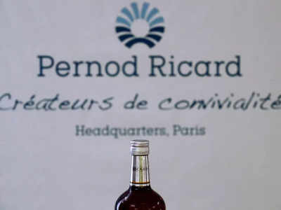 Chivas Regal स्कॉच और Absolut वोदका बनाने वाली Pernod Ricard भारत में किस चक्कर में फंस गई?