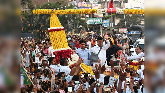 बाळासाहेब थोरातांचे संगमनेरमध्ये जंगी स्वागत, भाचा सत्यजीतला दिला मोलाचा सल्ला