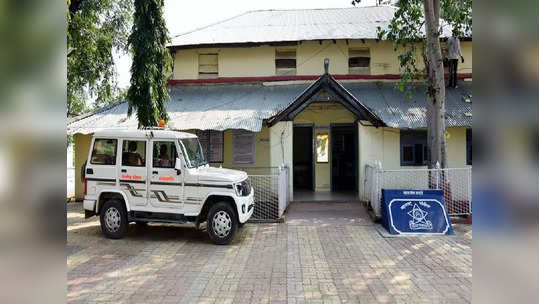 पुत्रप्राप्तीसाठी दिला पानाचा विडा, अन् भोंदू बाबाला पडल्या बेड्या, स्टिंग ऑपरेशन करत पोलिसांची मोठी कारवाई