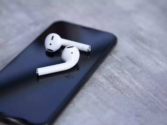 APPLE AIRPODS AT JUST 699 RUPEES
