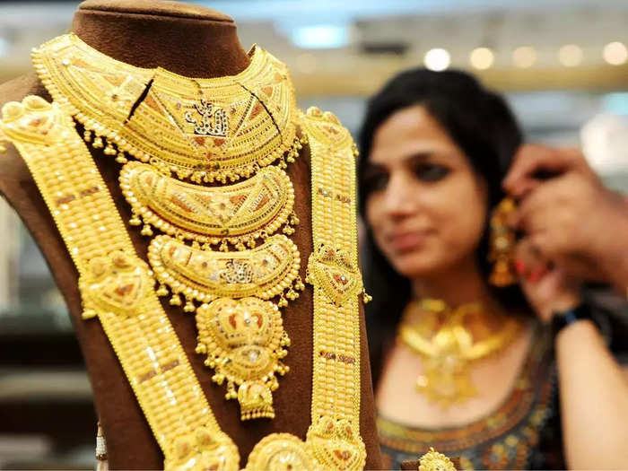 gold price fall in kerala today 17 february 2023