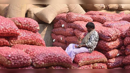 ... म्हणून सातत्याने होतेय कांद्याच्या दरात घसरण, कारण आले समोर