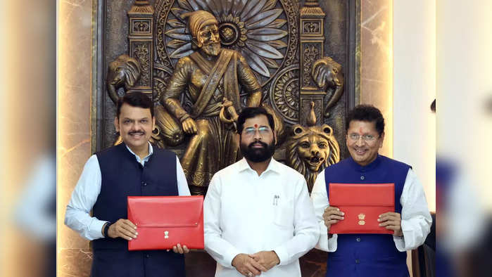 Mumbai_ Maharashtra Chief Minister Eknath Shinde with Deputy CM Devendra Fadnavis and Cabinet Minister Deepak Kesarkar before the Budget Session of the State Assembly, in Mumbai on Thursday, March 09, 20.