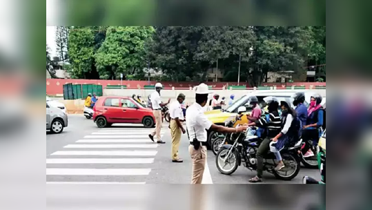 उपराजधानीत दरतासाला ४०६ नियममोडे; रोज ३ हजार ६५३ चालकांविरुद्ध 'वाहतूक'ची कारवाई