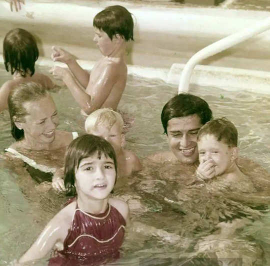 Shashi Kapoor Kids: अब कहां और किस हाल में हैं शशि कपूर के दोनों बेटे और बेटी संजना? जानिए सब