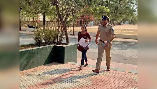 वडिलांनी चुकीच्या केंद्रावर सोडलं, पेपरला १५ मिनिटं; निशाला काही कळेना, तेवढ्यात तो आला...