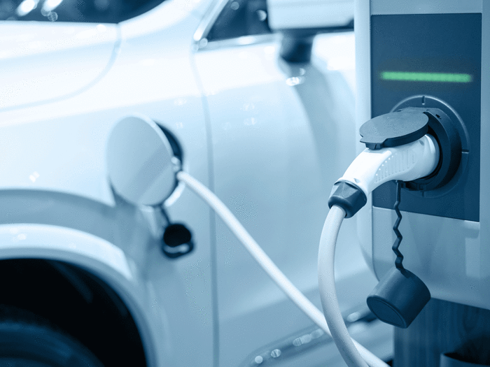 Centre gives Rs 800 crore to oil companies for setting up over 7000 charging stations under FAME II