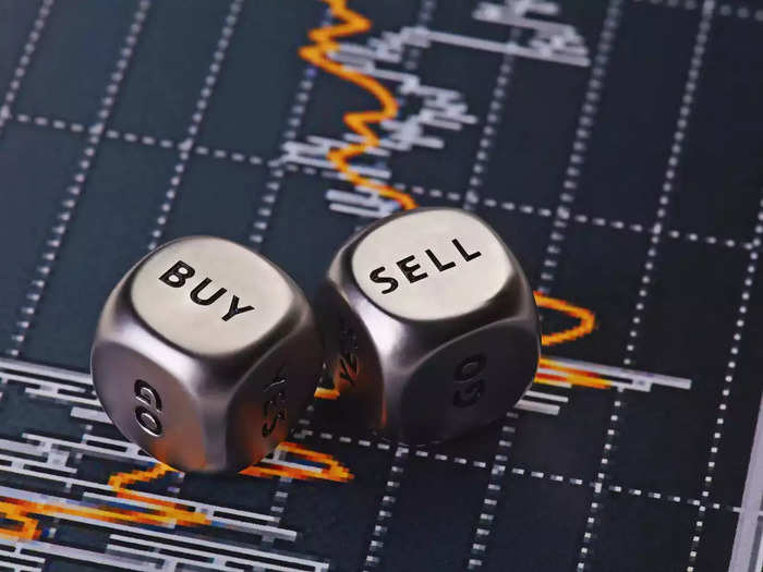 5 buy and 5 sell stock recommendation from experts