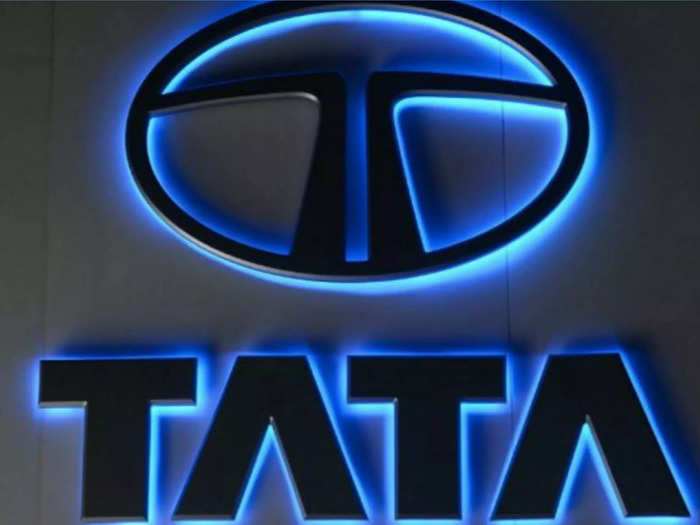 Tata: டாடா குழும பங்கு அதன் 52 வார உயர்விலிருந்து 45% குறைந்துள்ளது... நீங்கள் வாங்க வேண்டுமா?
