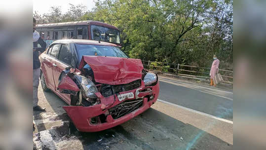 भरधाव मिक्सर ट्रकची धडक, कारचा चेंदामेंदा, नागपूर जेलच्या पोलिसाचा अमरावतीत मृत्यू