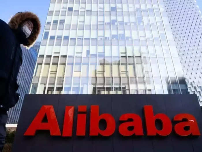 Alibaba Stake Sale: अलीबाबा की मुश्किल बढ़ी!, सॉफ्टबैंक ने किया हिस्सेदारी बेचने का फैसला, लुढ़के शेयर
