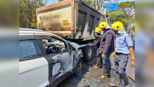 बीपी लो झाल्याने नियंत्रण सुटून डम्परला धडक, पुण्यातील महिलेची कार भररस्त्यात पेटली