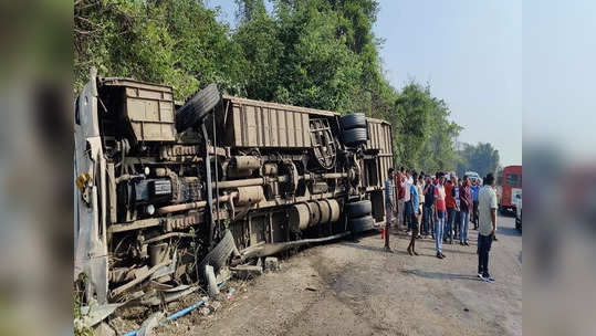 ३८ प्रवाशांना घेऊन जाणारी शिवशाही कर्नाळा खिंडीत पलटी, एकाचा दुर्दैवी मृत्यू, २५ प्रवासी जखमी