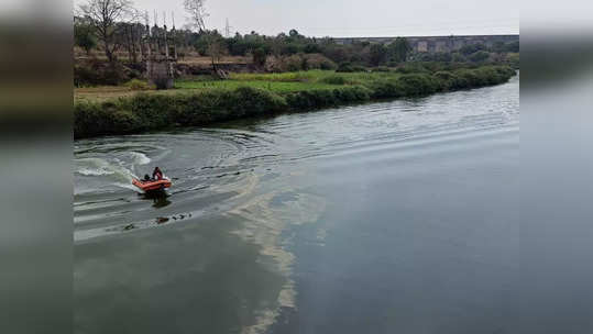 रात्री रस्ता मोकळा दिसला,मित्रांनी गाडी भरधाव पळवली अन् अनर्थ घडला, एकाचा मृत्यू दुसरा जखमी