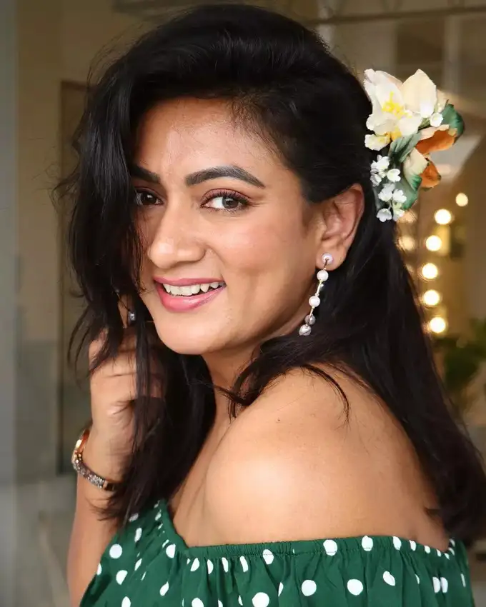 భర్తతో స్విమ్మింగ్ పూల్‌లో చిల్.. నటి అస్మిత స్విమ్ సూట్ పిక్స్ వైరల్ ...