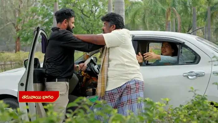 నారాయణని కత్తితో పొడిచేసిన ఆది