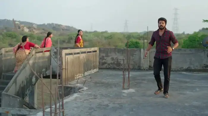 దగ్గర రాకండి.. శివ ఆత్మహత్యాయత్నం 