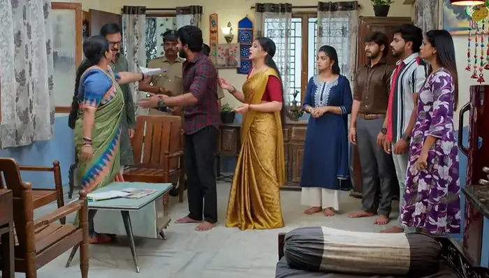 మీనా,బాలులు వేడుకున్నా ఆగకుండా.. కంప్లైంట్ రాసి ఇచ్చిన ప్రభావతి..