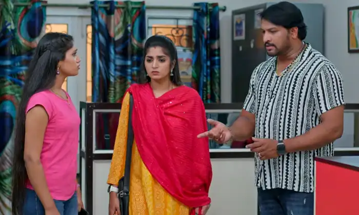 రెండు లక్షలు ఇస్తావా? చస్తావా?? 