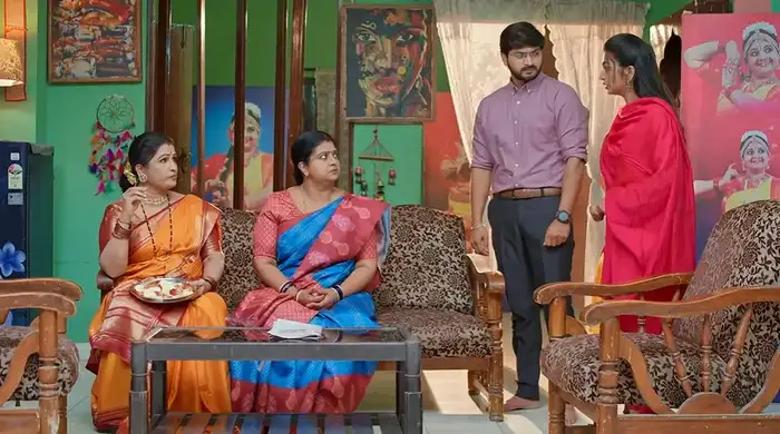 కామాక్షీ చురకలతో ఫుల్ కామెడీ..