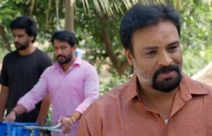 మాధవని బాధపెట్టిన గాయత్రి తండ్రి..