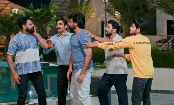 ఆదిని కొట్టిన కేశవ..