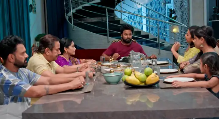 కోపంగా వడ్డించిన లలిత