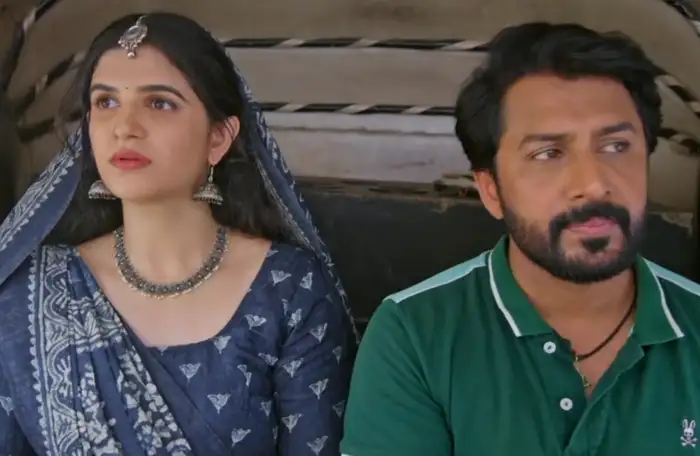 ఇద్దరూ ఆటోలో..