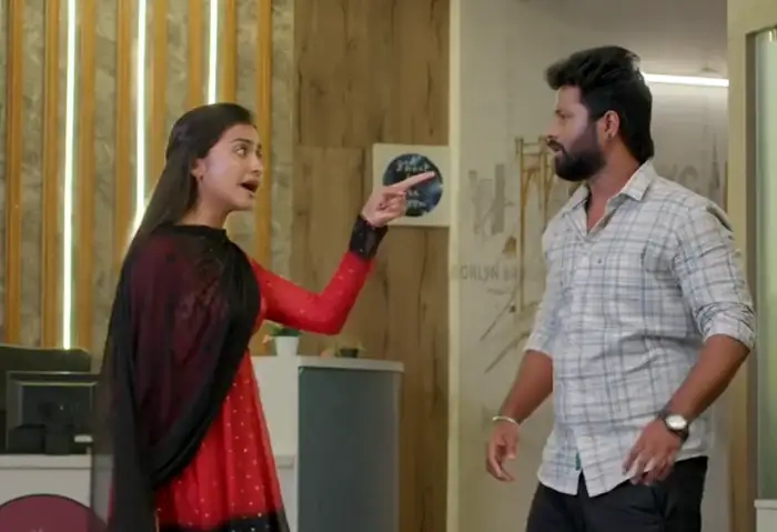 బయటకు లాక్కెళ్లిన మహా..