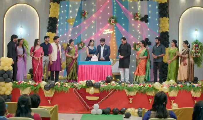 అన్నావదినలను పొగిడిన రవి..