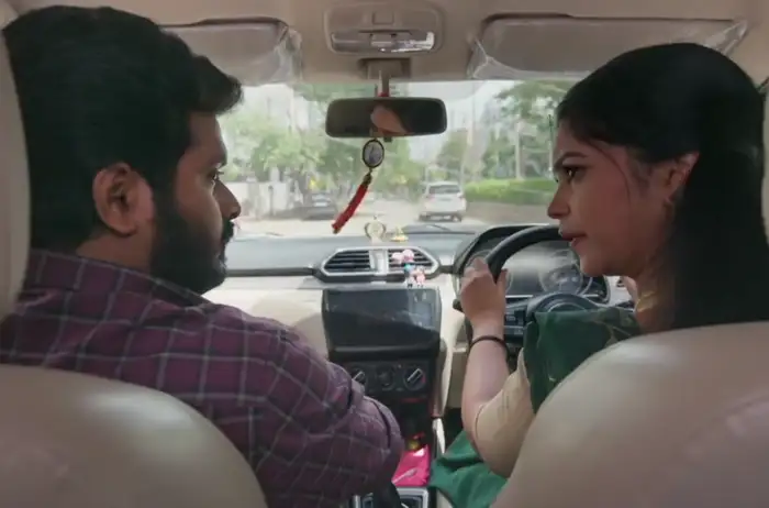 డ్రైవింగ్ నేర్చుకుంటున్న మీనా..