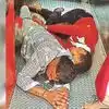ప్రియురాలితో కలిసి పారిపోయిన భర్తను ఇంటికి తీసుకొస్తుండగా.. భార్య కళ్ల ముందే పురుగుల మందు తాగిన జంట